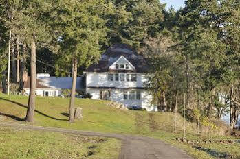 Swartz Bay Farm Hotel Sidney Exterior photo